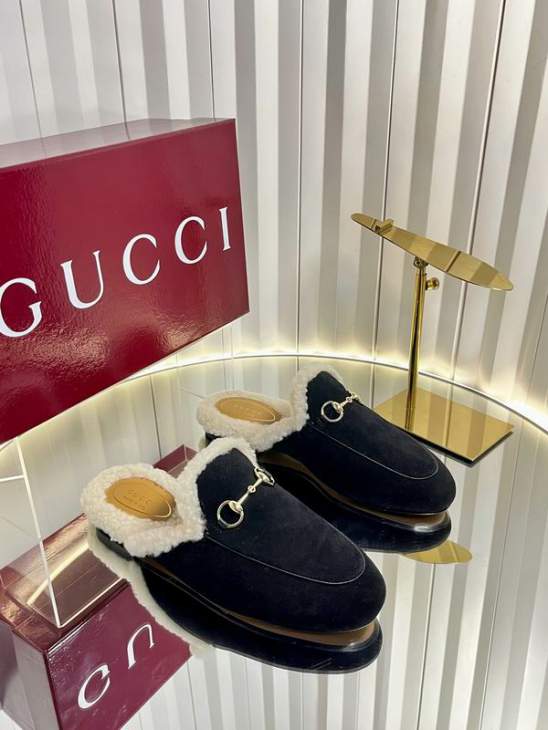 Picture of Gucci Slippers _SKUGuccisz35-42mnq11042019